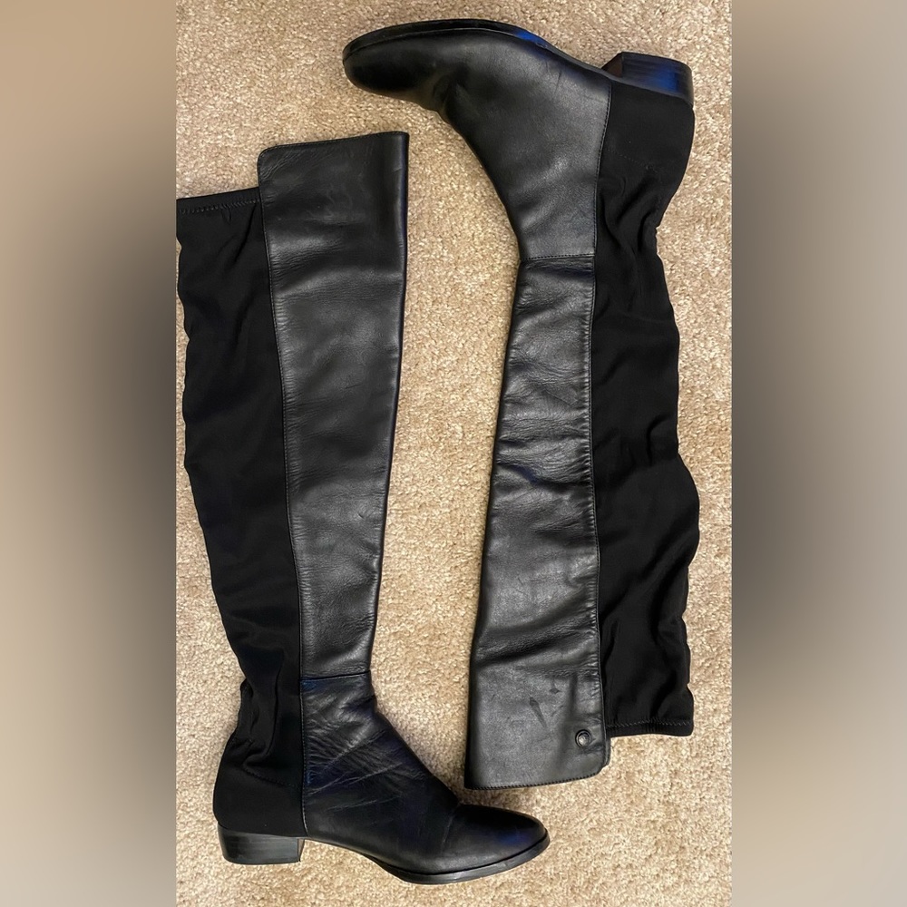 VINCE CAMUTO KNEE HIGH BOOTS 
SIZE 5.5